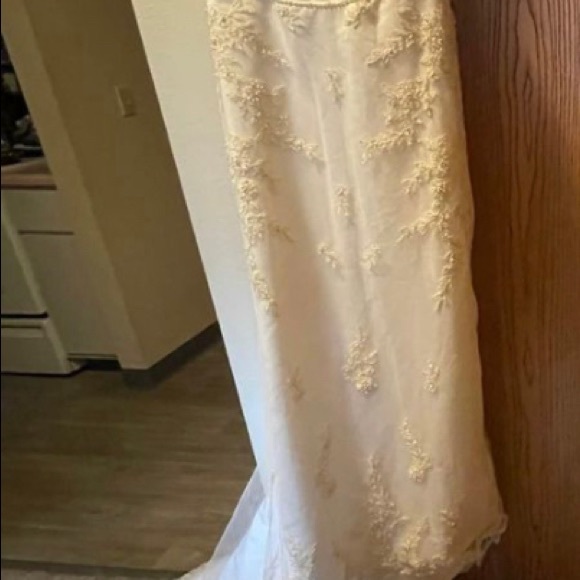 Gorgeous wedding dress - Picture 3 of 4